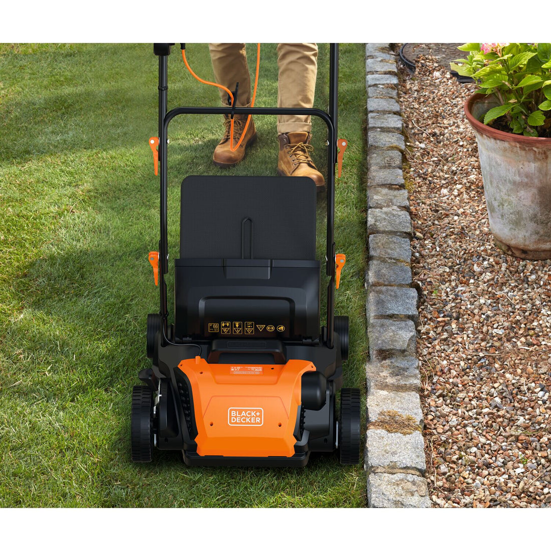 Black & Decker BLACK+DECKER BEOEP320-GB 30cm Corded Scarifier