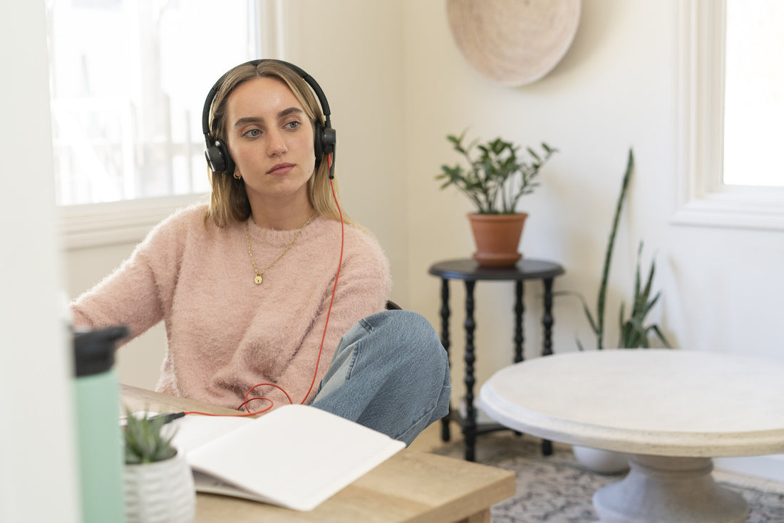 Poly Blackwire 8225 Stereo USB-C Headset +USB-C/A Adapter