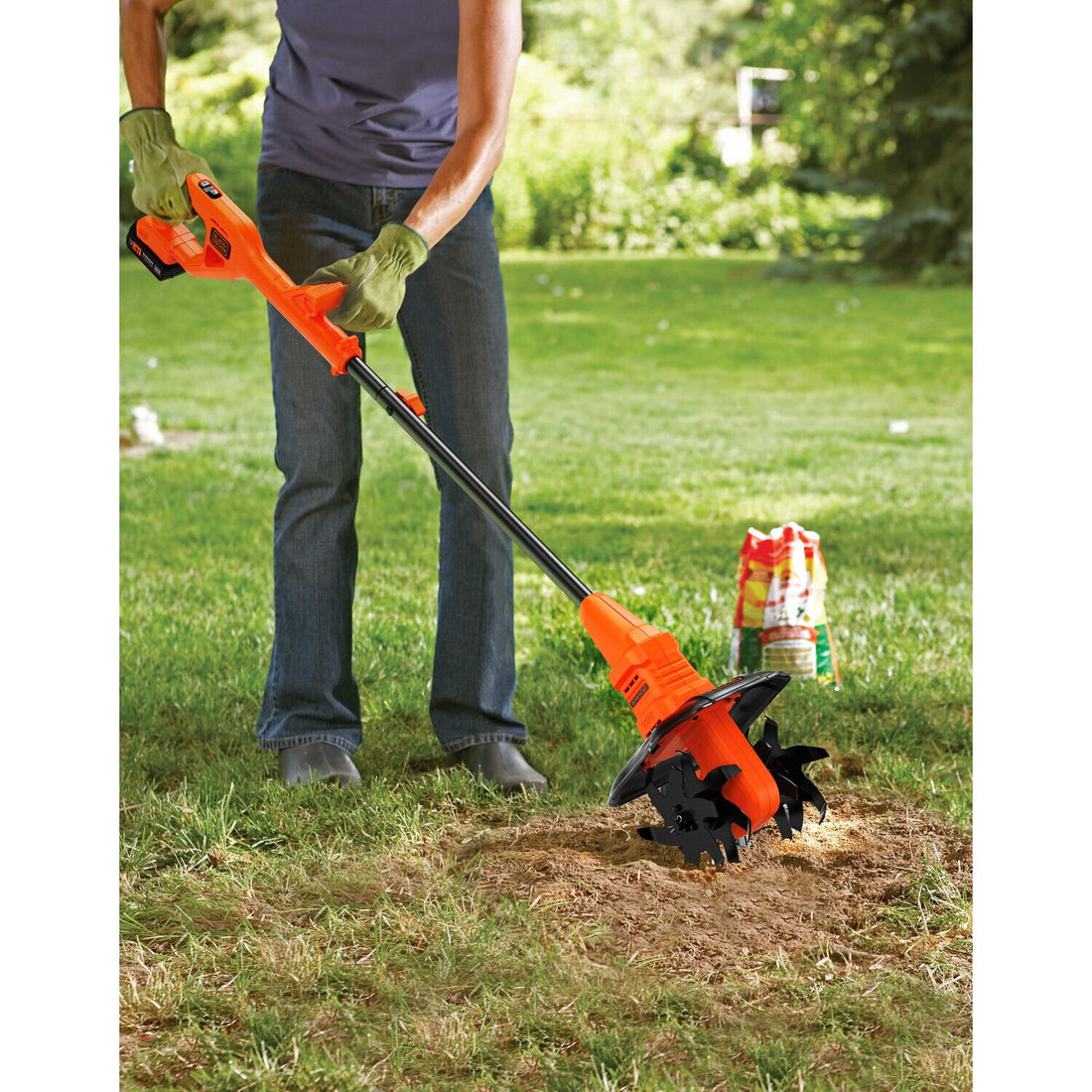 Black & Decker BLACK+DECKER BETL1820L-GB Cordless Tiller - 18V