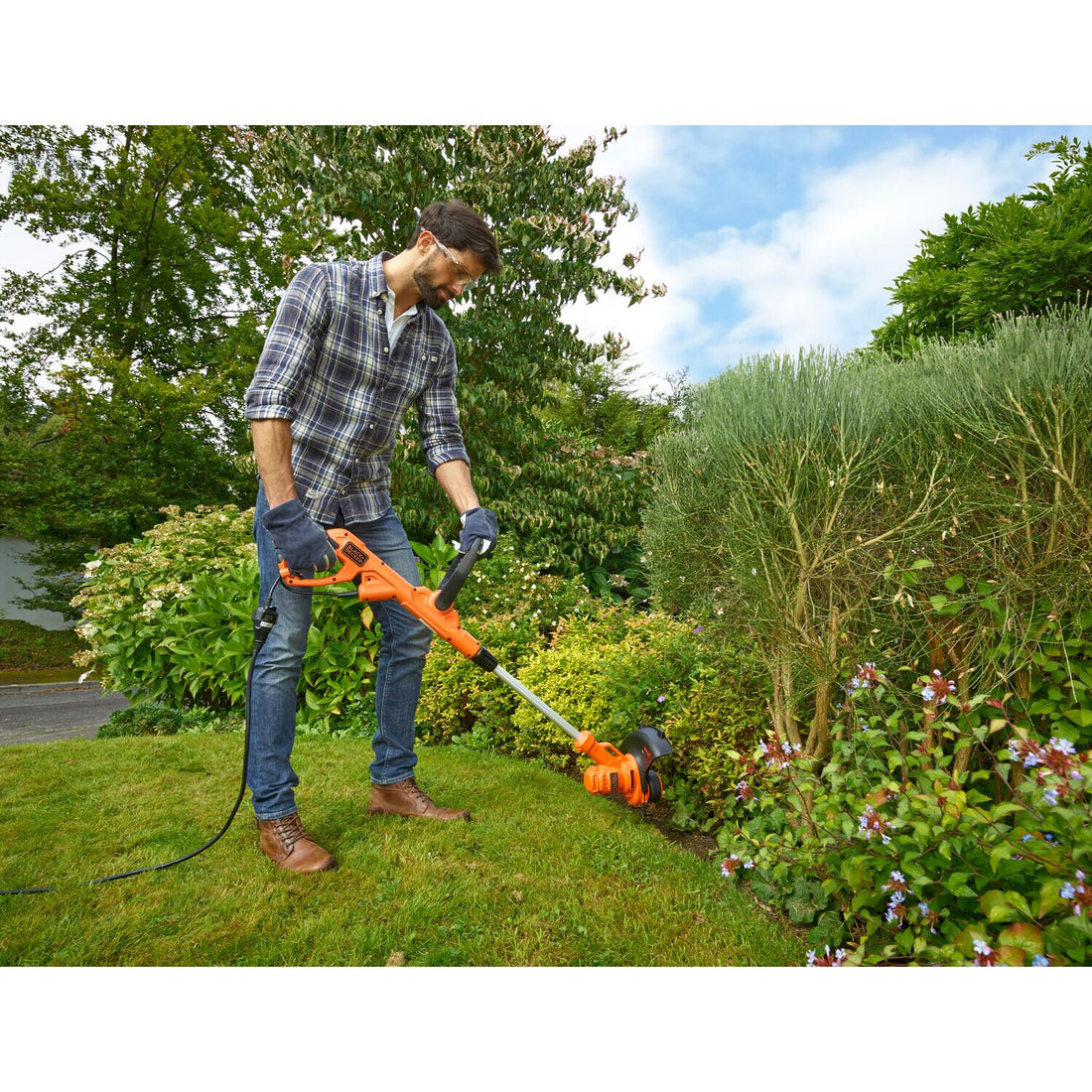 Black & Decker BLACK+DECKER BESTA525-GB Corded Electric Strimmer - 450W
